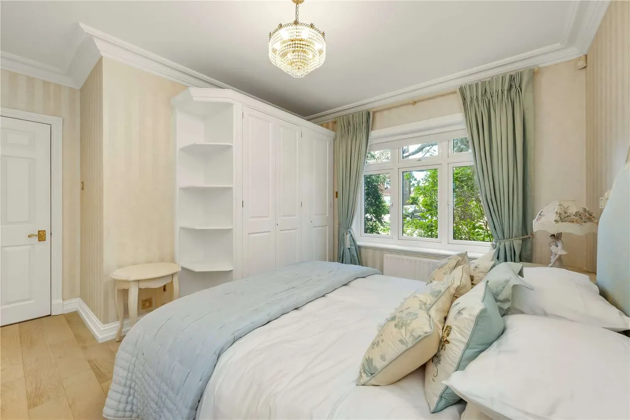 Eyhurst Park, Outwood Lane, Kingswood, Tadworth, KT20 6JR, photo 8