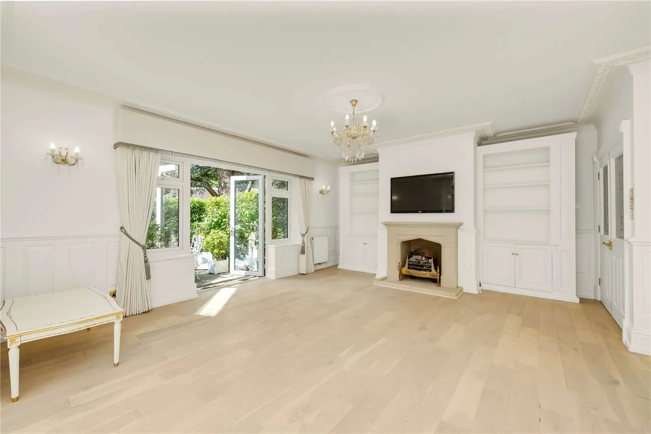 Eyhurst Park, Outwood Lane, Kingswood, Tadworth, KT20 6JR, photo 3