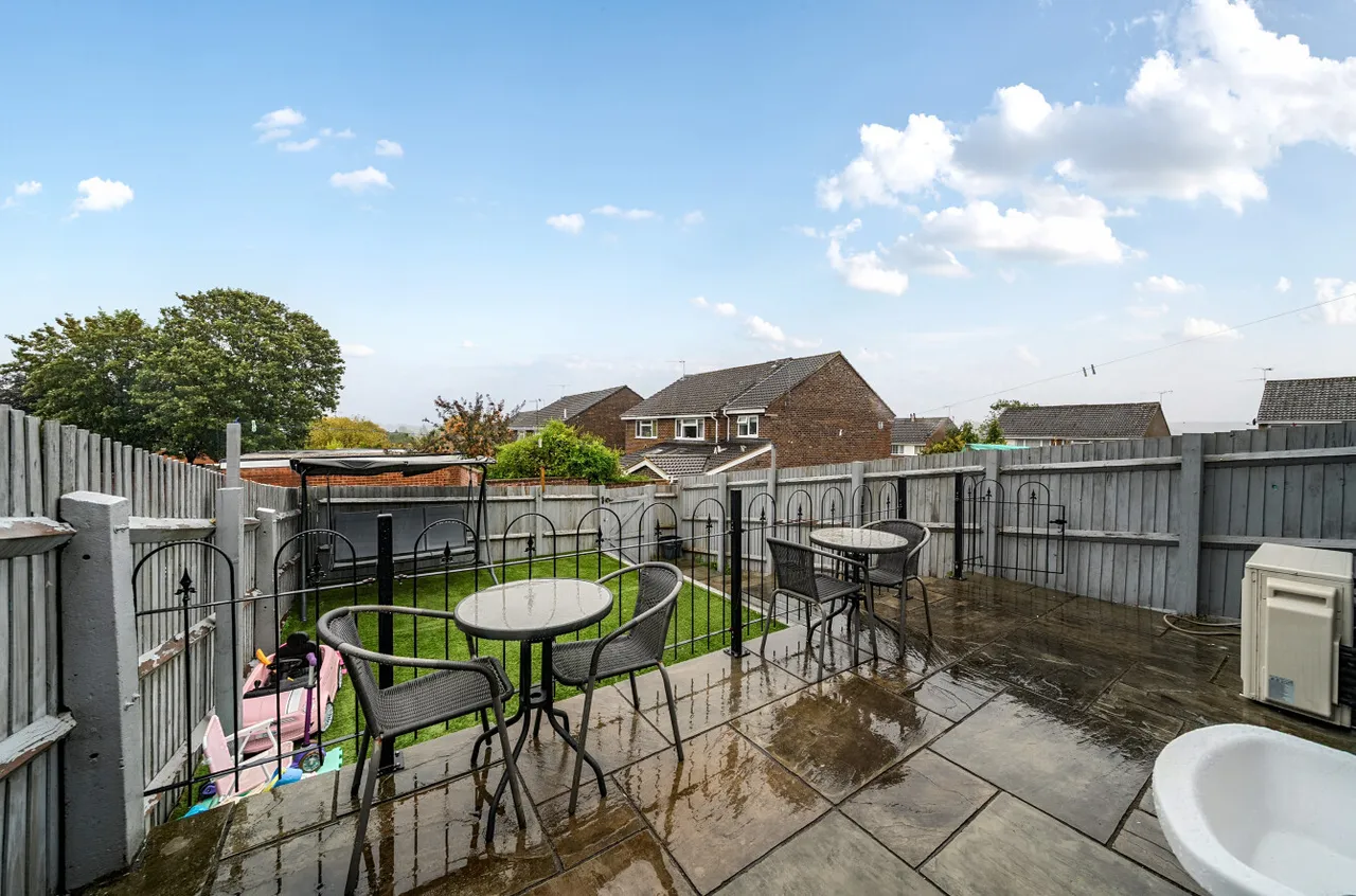 Tilney Close, Alton, GU34, photo 8