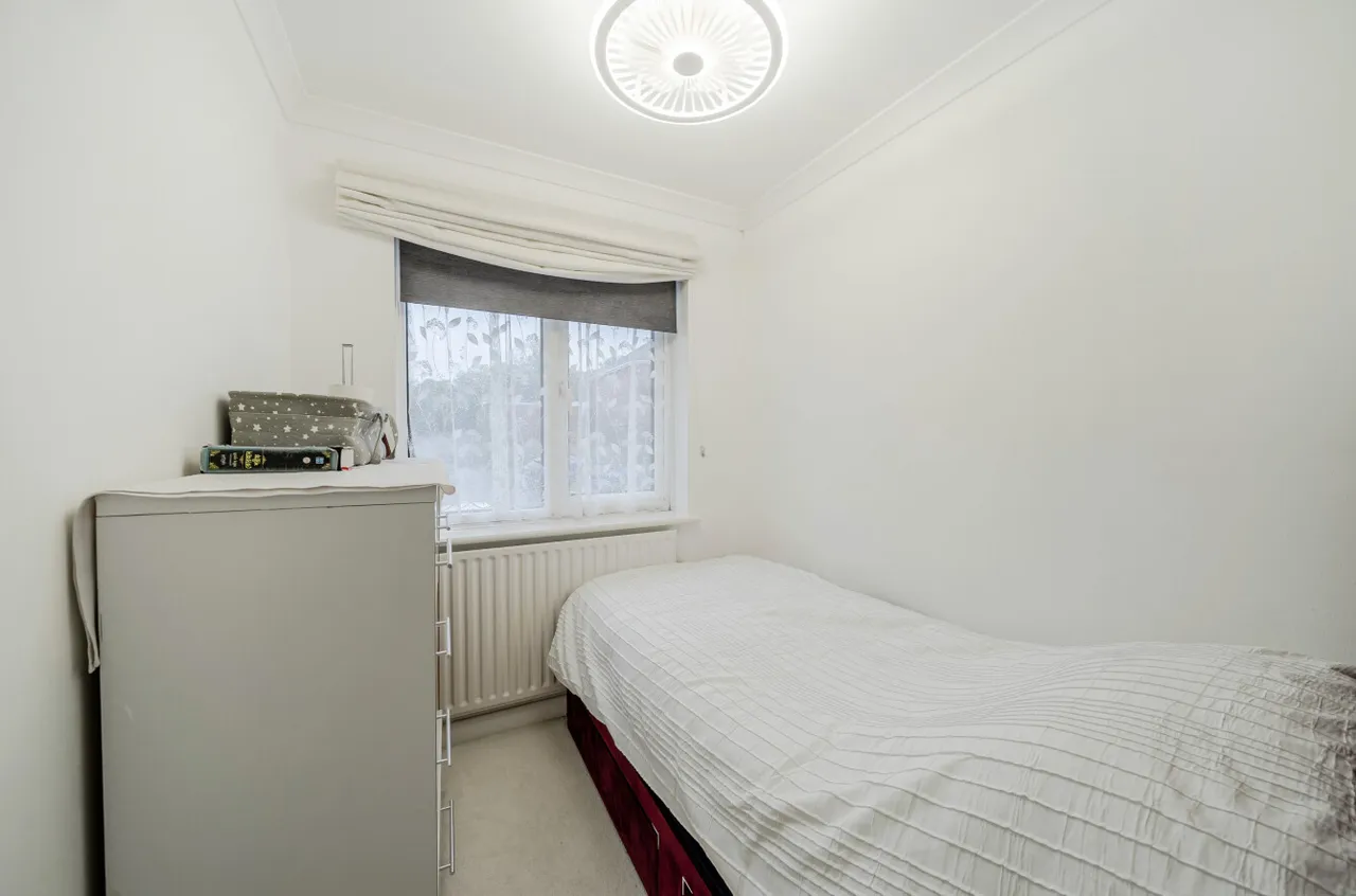 Tilney Close, Alton, GU34, photo 9