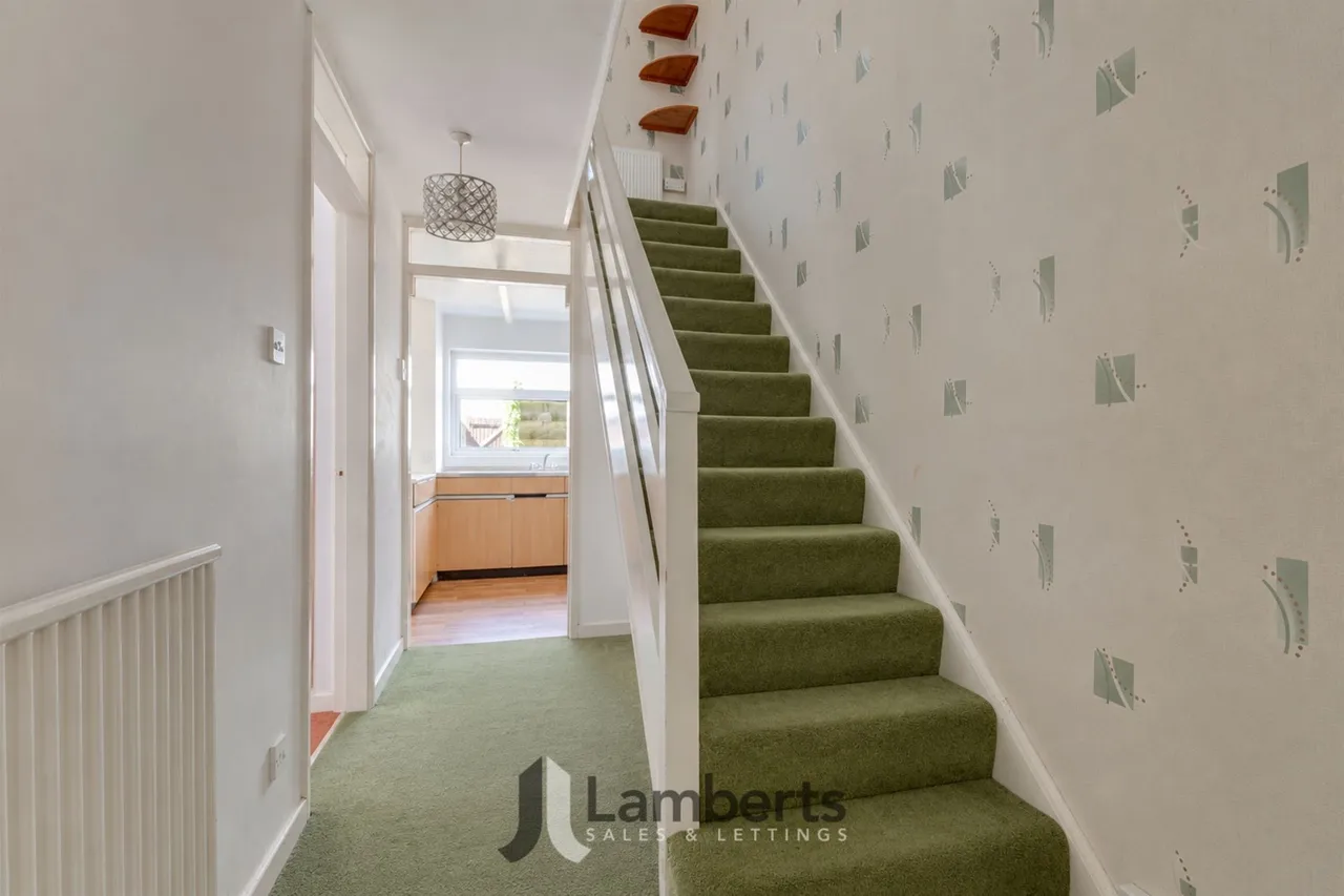 67 Eldorado Close, Studley, photo 6