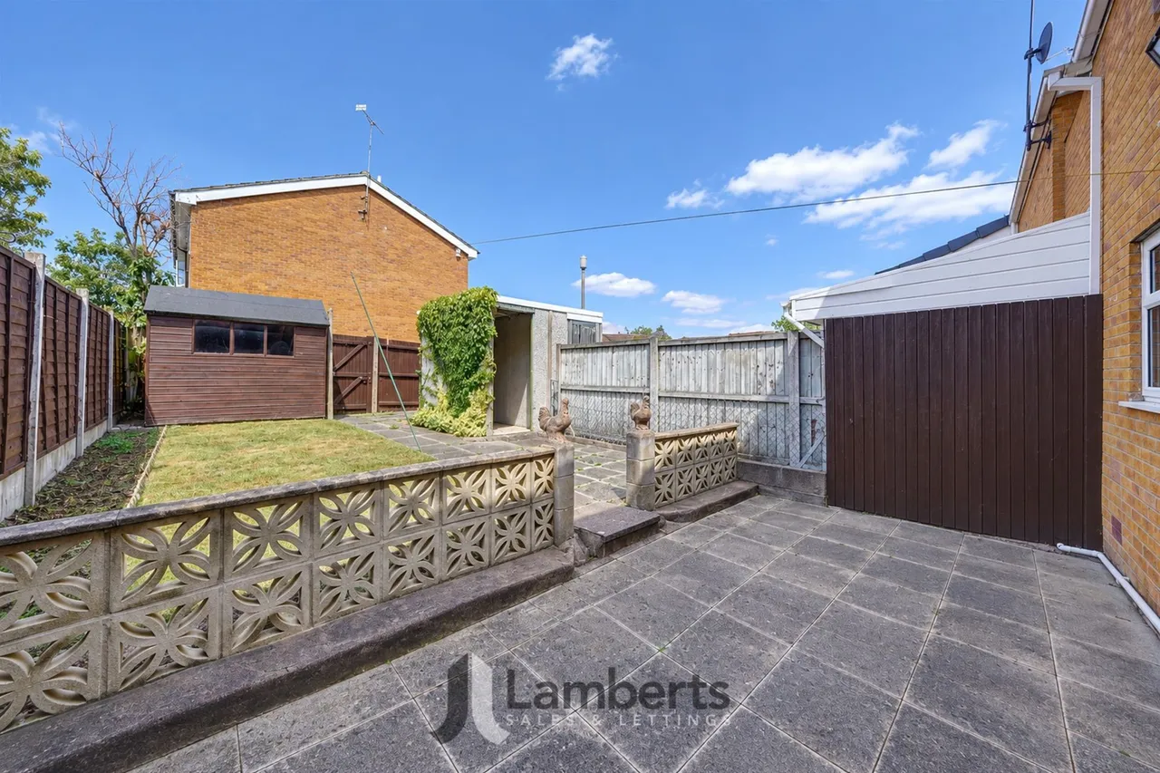 67 Eldorado Close, Studley, photo 12
