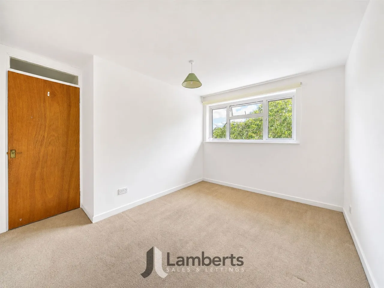 67 Eldorado Close, Studley, photo 10
