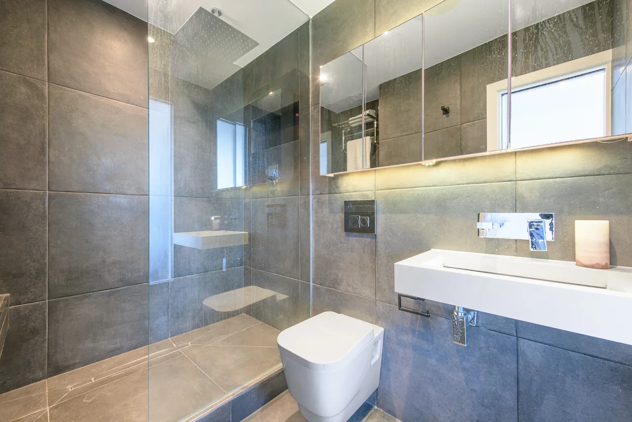 5 Hylmary Court, Woodstock Road, London, photo 9