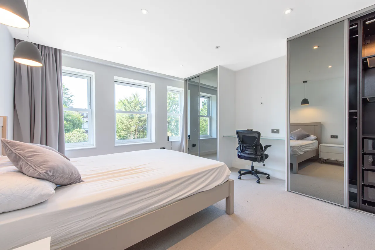 5 Hylmary Court, Woodstock Road, London, photo 3