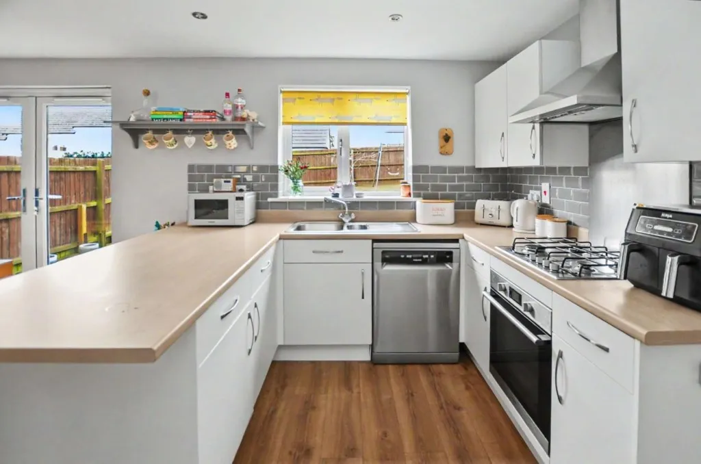 York Way, Harlestone Grange, photo 7