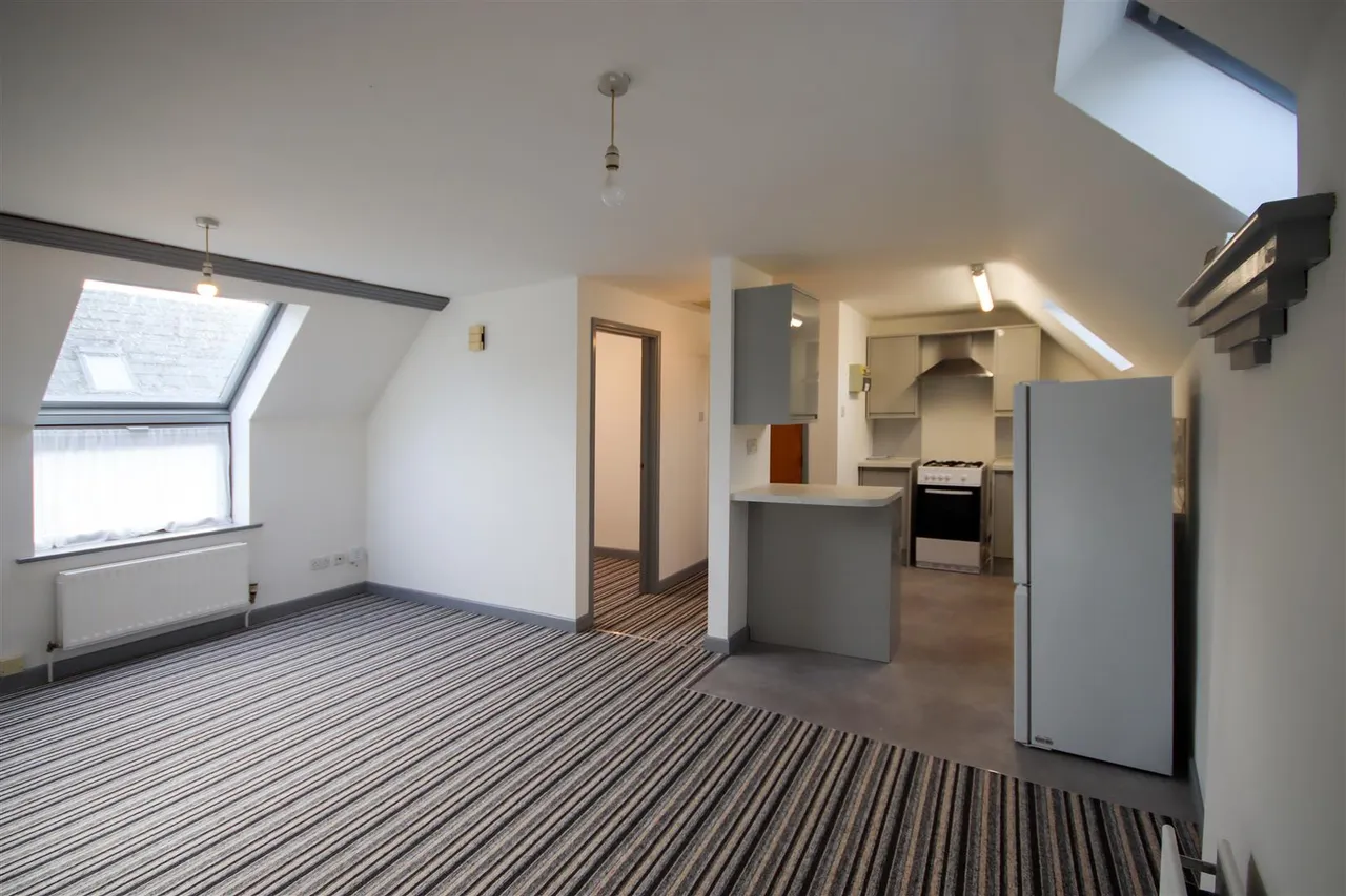 West End Mews, West End, CB6, photo 3