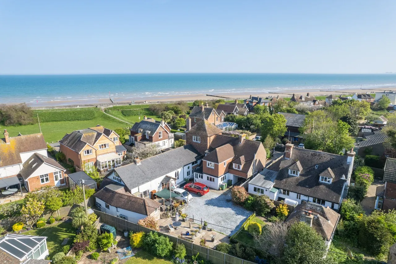 Sycamore Gardens, Dymchurch, TN29, photo 4