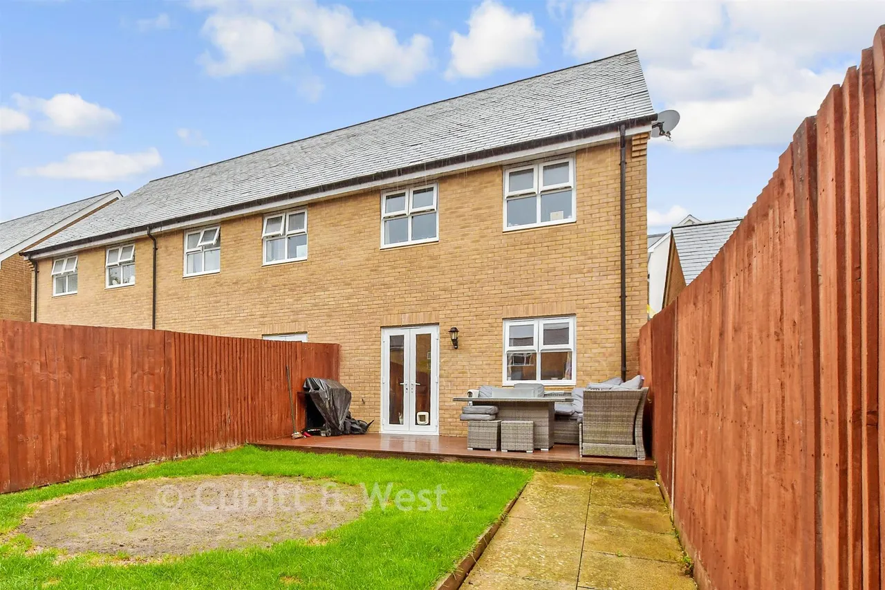 Olive Close, Horsham, RH12, photo 14