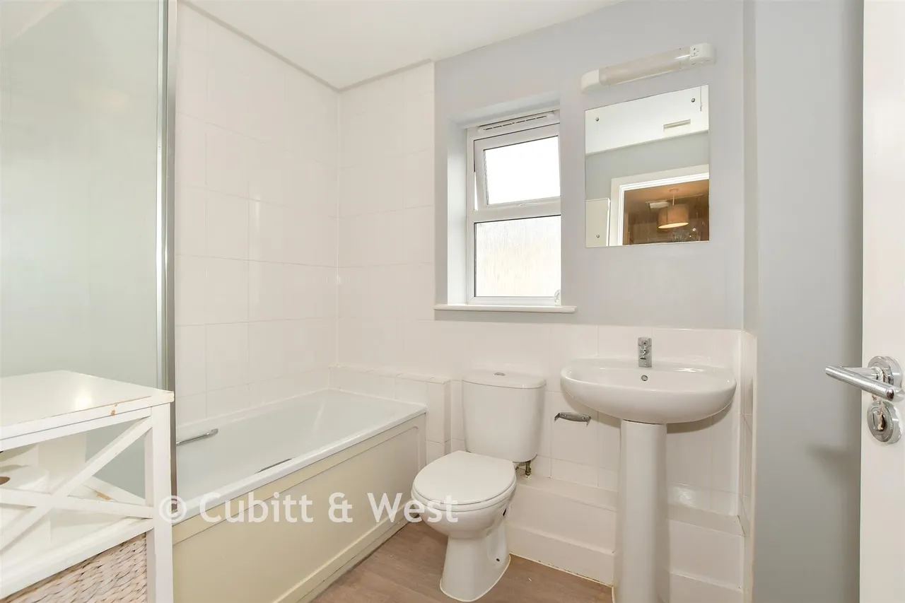 Olive Close, Horsham, RH12, photo 13