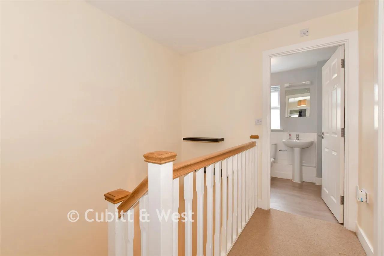 Olive Close, Horsham, RH12, photo 9