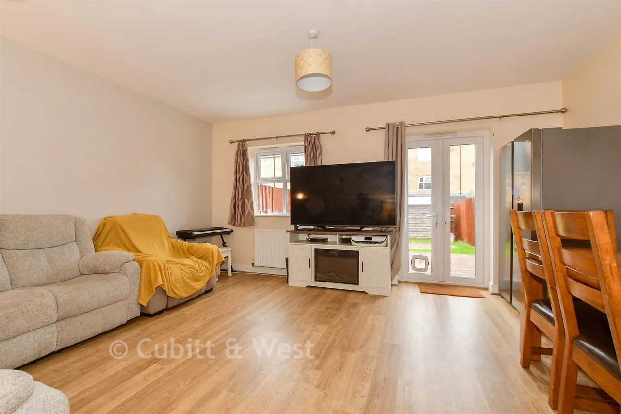 Olive Close, Horsham, RH12, photo 6