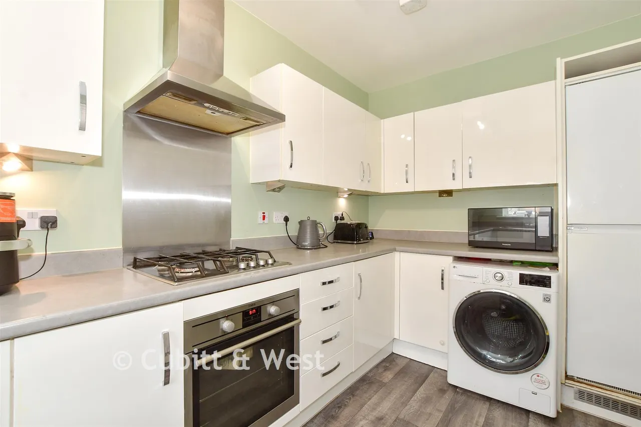 Olive Close, Horsham, RH12, photo 4
