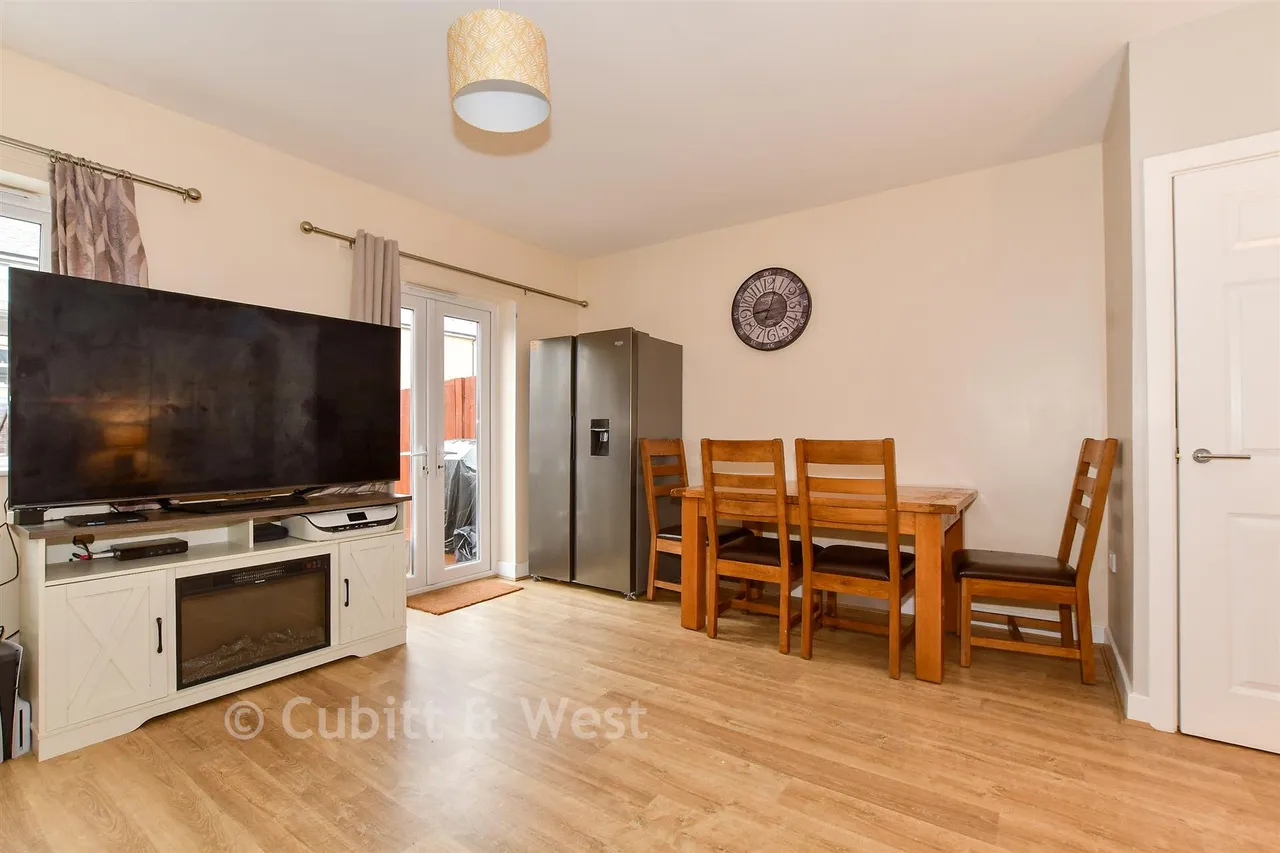 Olive Close, Horsham, RH12, photo 7