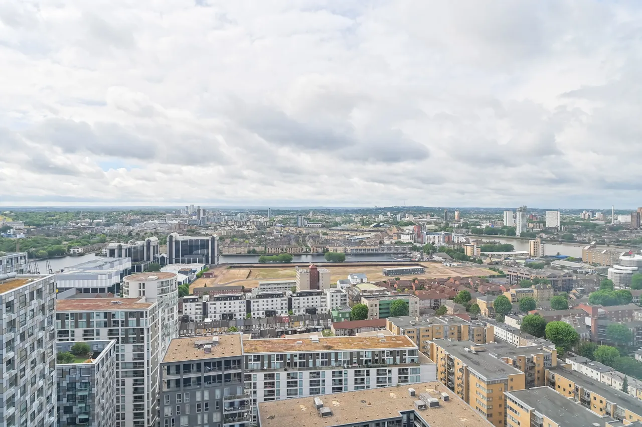 London, E14, photo 13