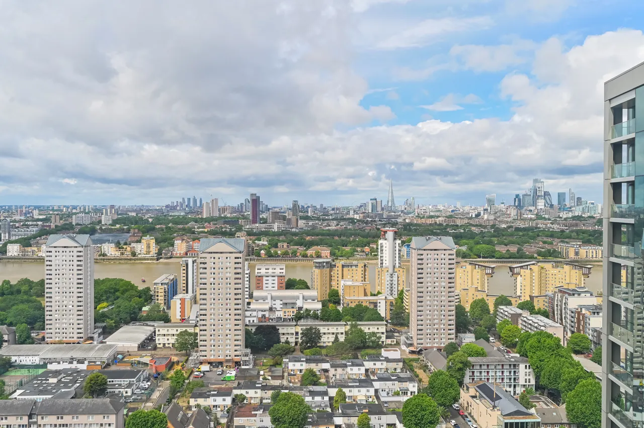 London, E14, photo 5