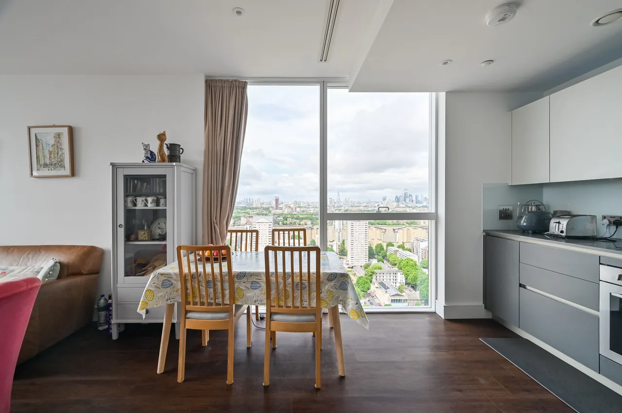 London, E14, photo 2