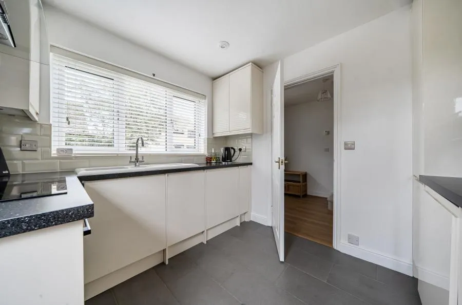 Chestnut View, Alvescot, OX18, photo 8