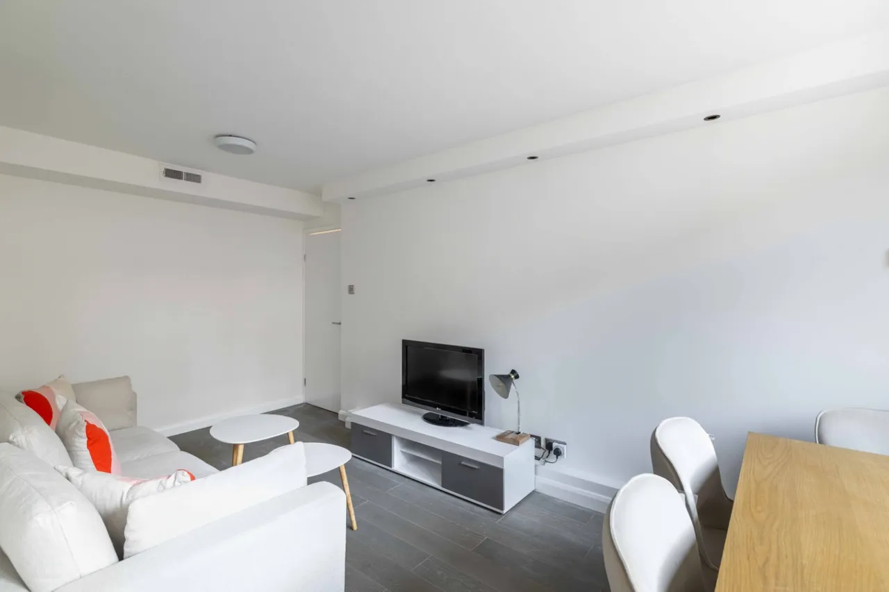 Walham Green Court, Hammersmith and Fulham, Fulham, London, SW6, photo 3