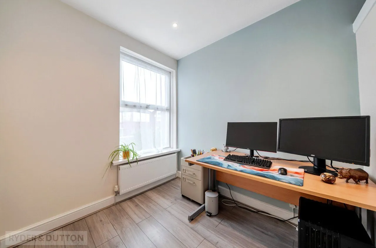 Lewis Street, Shaw, OL2, photo 13