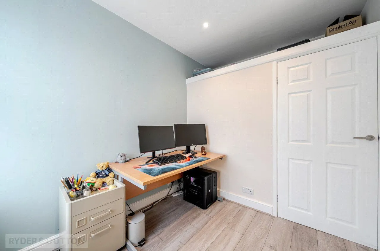 Lewis Street, Shaw, OL2, photo 14