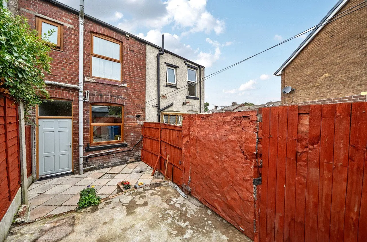 Lewis Street, Shaw, OL2, photo 16