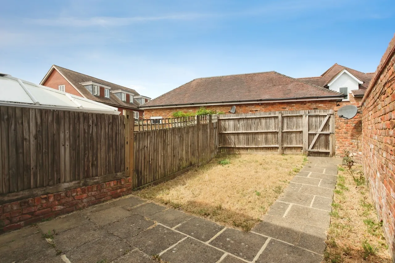 Lower St. Marys, Ticehurst, TN5, photo 4
