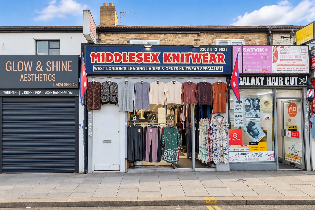 2 bed flat to rent, High Street, Southall, UB1