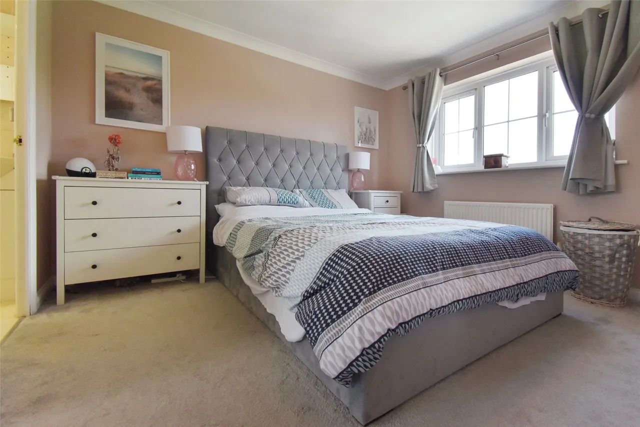 Fontwell Close, Aldershot, Hampshire, GU12 4XE, photo 12