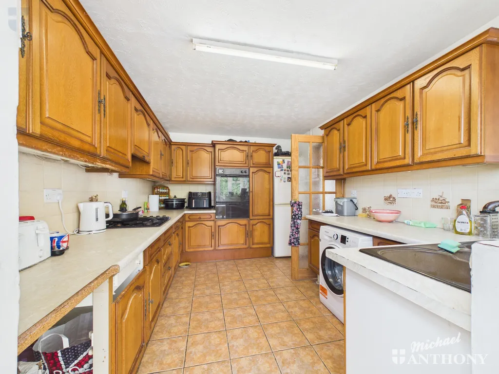 Aplin Road, Aylesbury, HP21 9BT, photo 4
