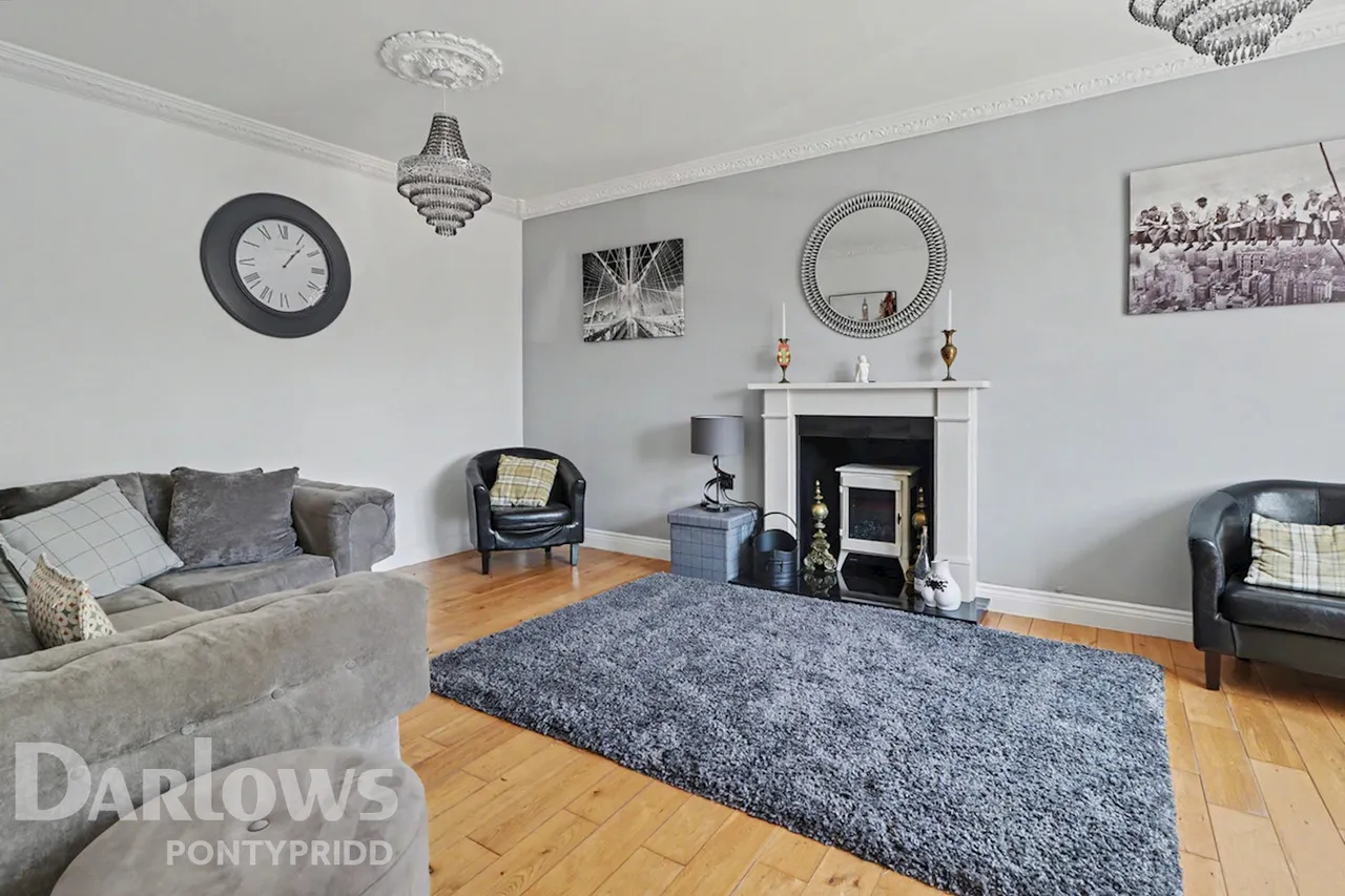 Glyntaff Road, Pontypridd, photo 4