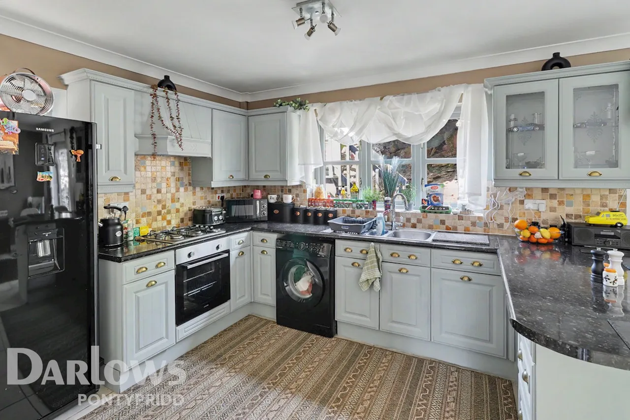 Glyntaff Road, Pontypridd, photo 10