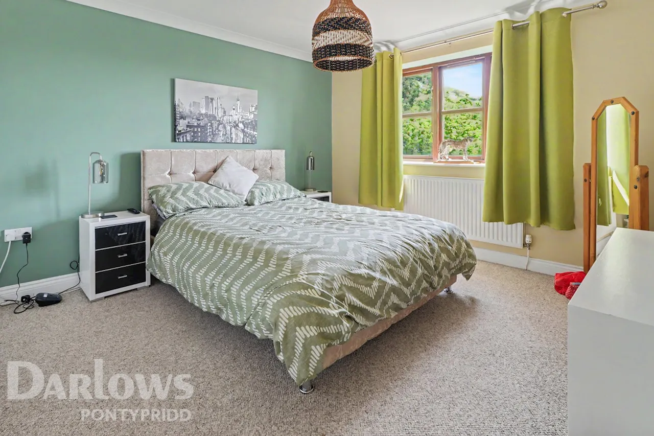 Glyntaff Road, Pontypridd, photo 16