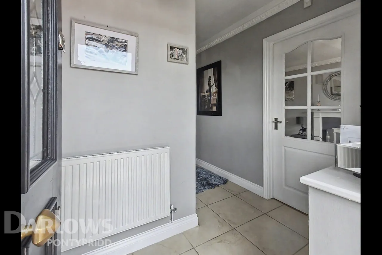 Glyntaff Road, Pontypridd, photo 3