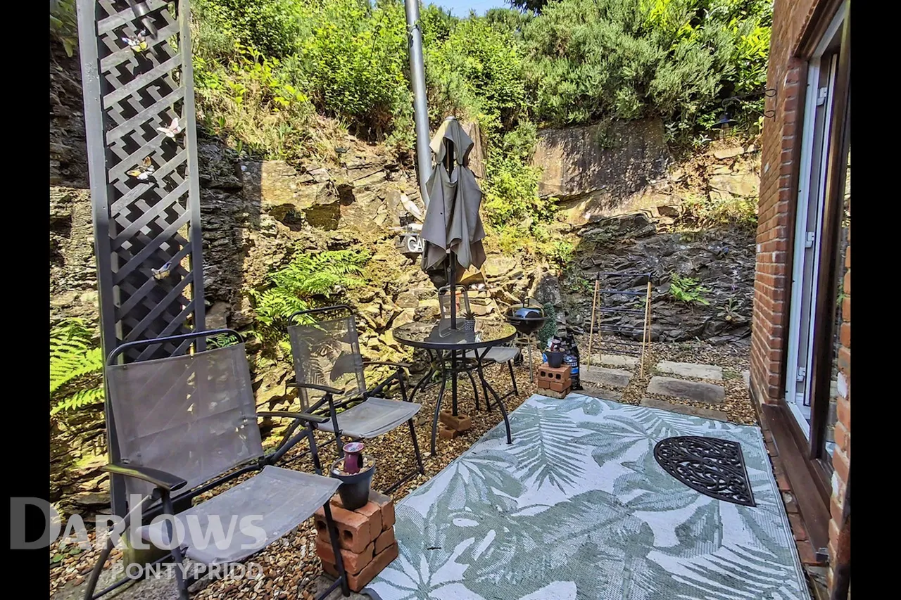 Glyntaff Road, Pontypridd, photo 24