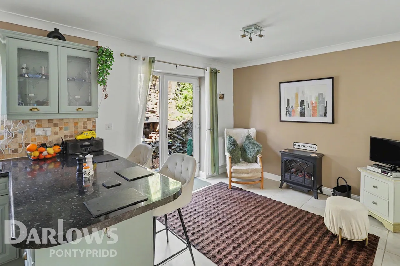 Glyntaff Road, Pontypridd, photo 9