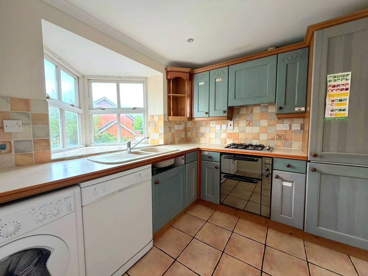 Vale Farm Road, Woking, GU21, photo 3