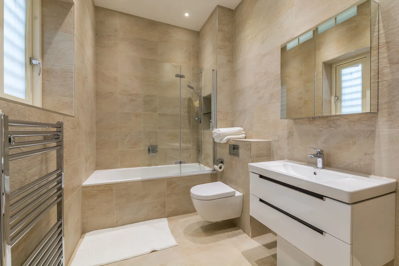 London, WC1N, photo 5