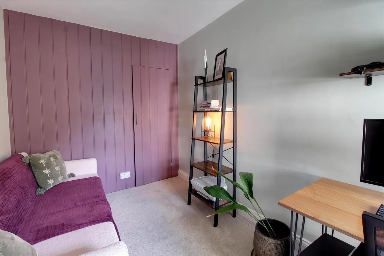 Quakers Lane, Potters Bar EN6 1RG, photo 18