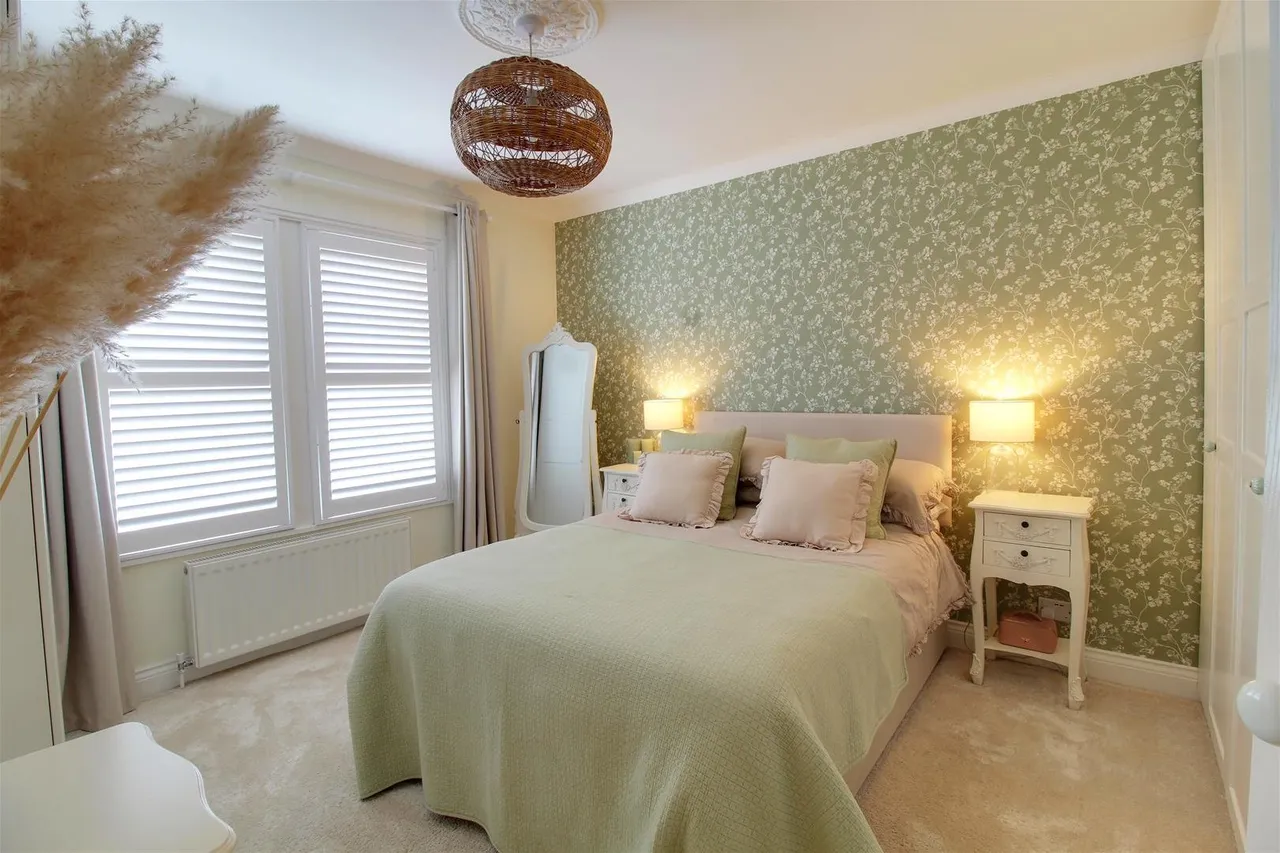 Quakers Lane, Potters Bar EN6 1RG, photo 8