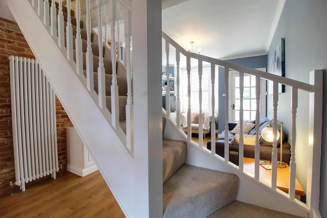 Quakers Lane, Potters Bar EN6 1RG, photo 6