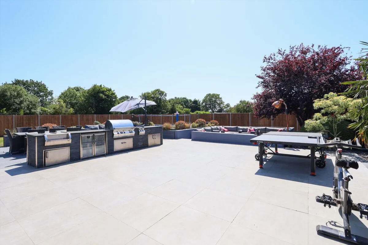 Highfield Road, Sunbury-on-Thames, TW16, photo 21