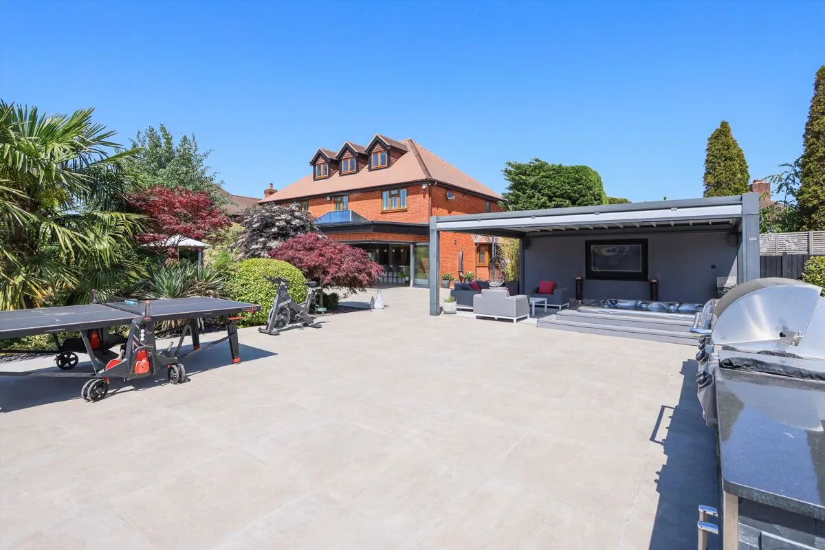 Highfield Road, Sunbury-on-Thames, TW16, photo 20