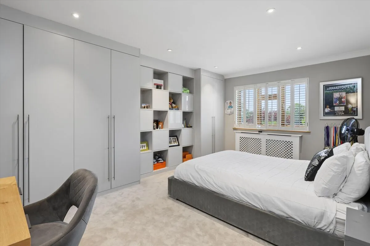Highfield Road, Sunbury-on-Thames, TW16, photo 18