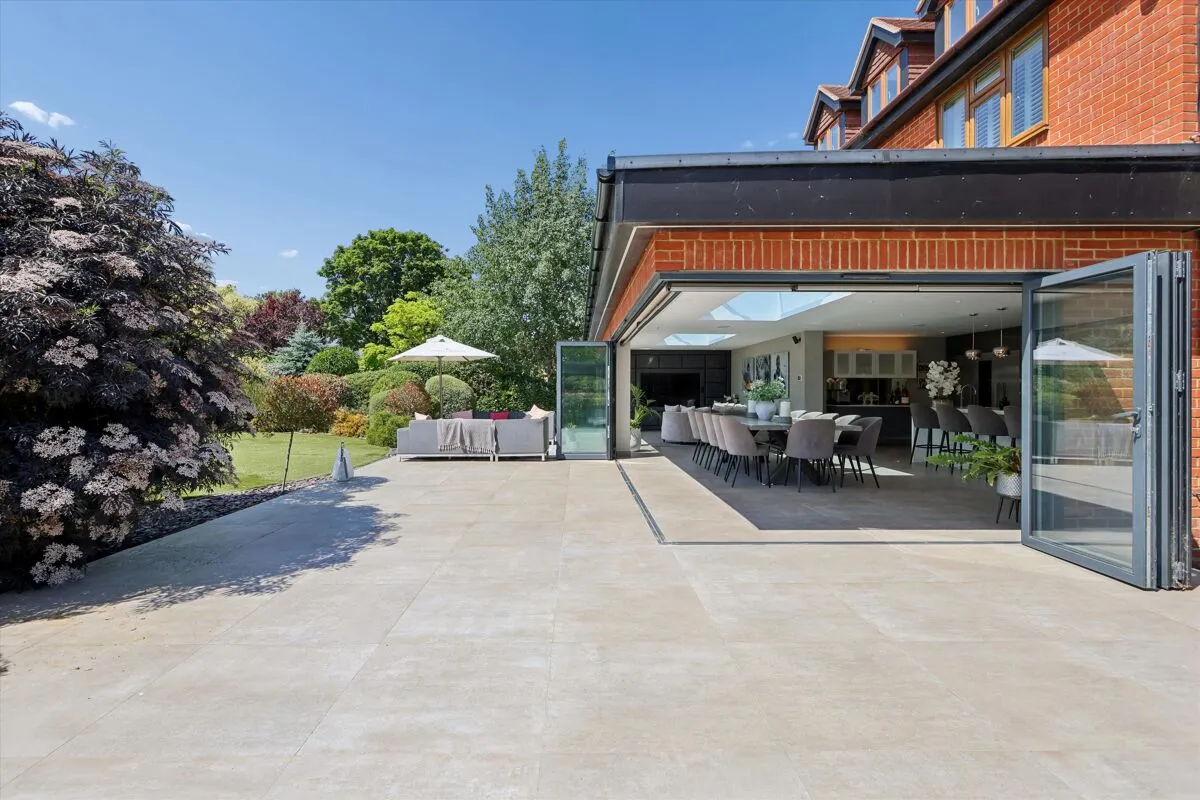 Highfield Road, Sunbury-on-Thames, TW16, photo 19