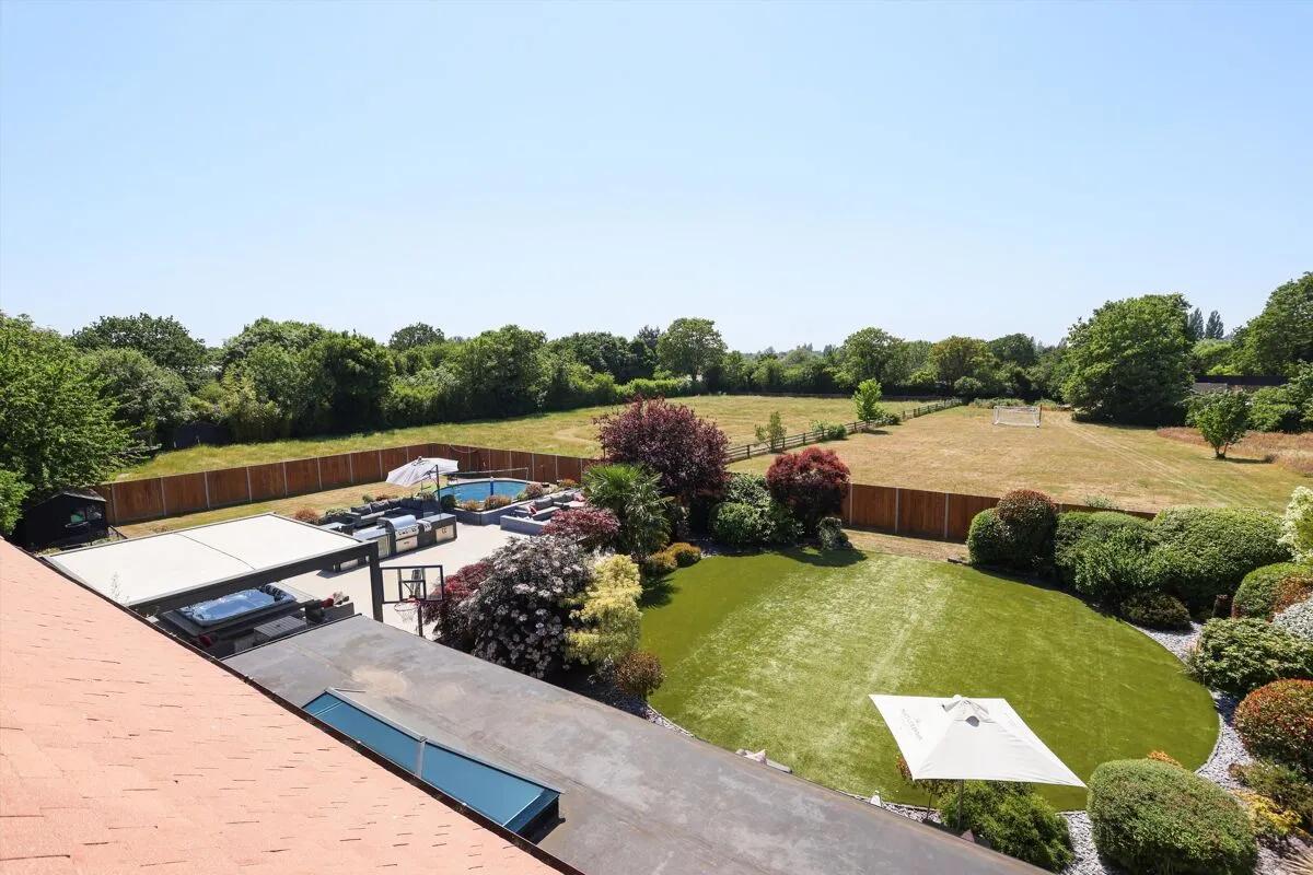 Highfield Road, Sunbury-on-Thames, TW16, photo 11