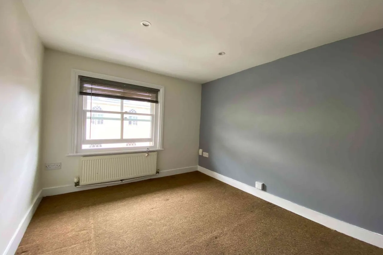Bridge Street, Leatherhead, KT22, photo 4