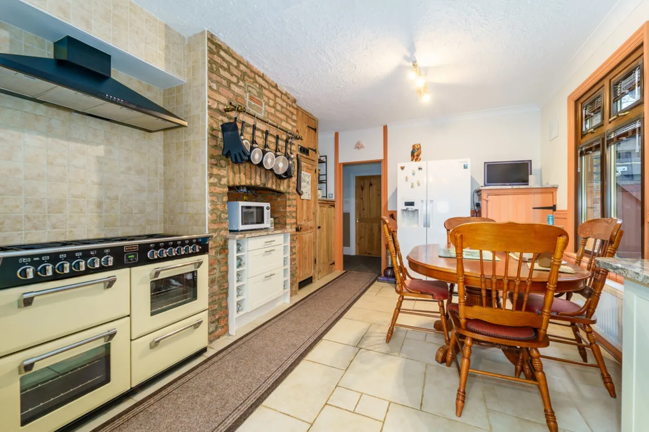 Warwick Road, Ashford, photo 4