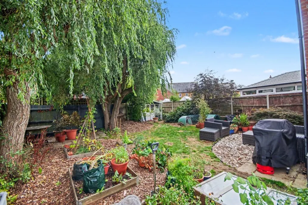 Old Gorse Way, Mawsley, photo 16