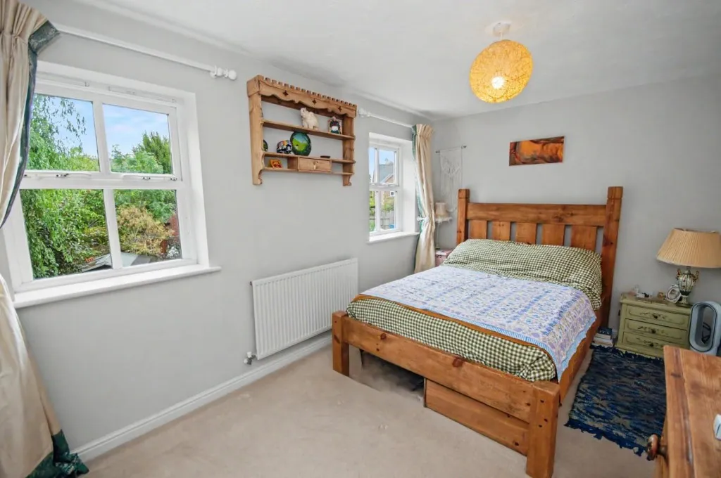 Old Gorse Way, Mawsley, photo 10